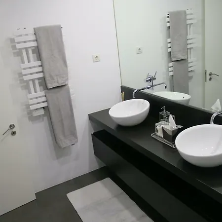 Duplex With Elevator And Roof Top, City Center Lizbona